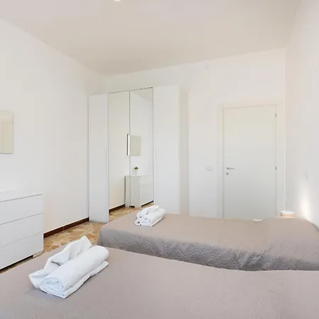 Baldo By In Apartment *